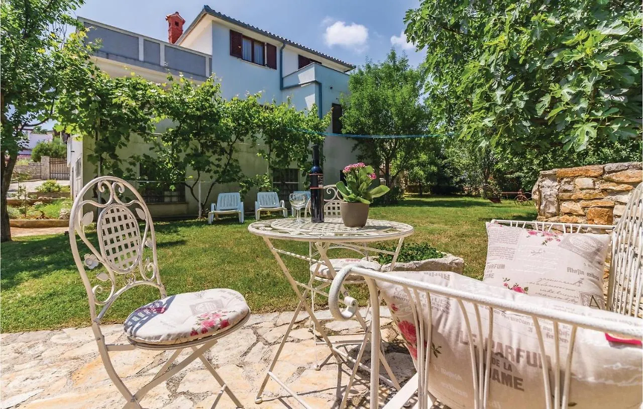 3 Bedroom Cozy Home In Liznjan