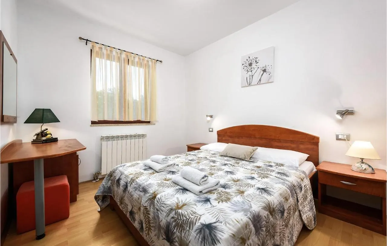 3 Bedroom Cozy Home In Liznjan