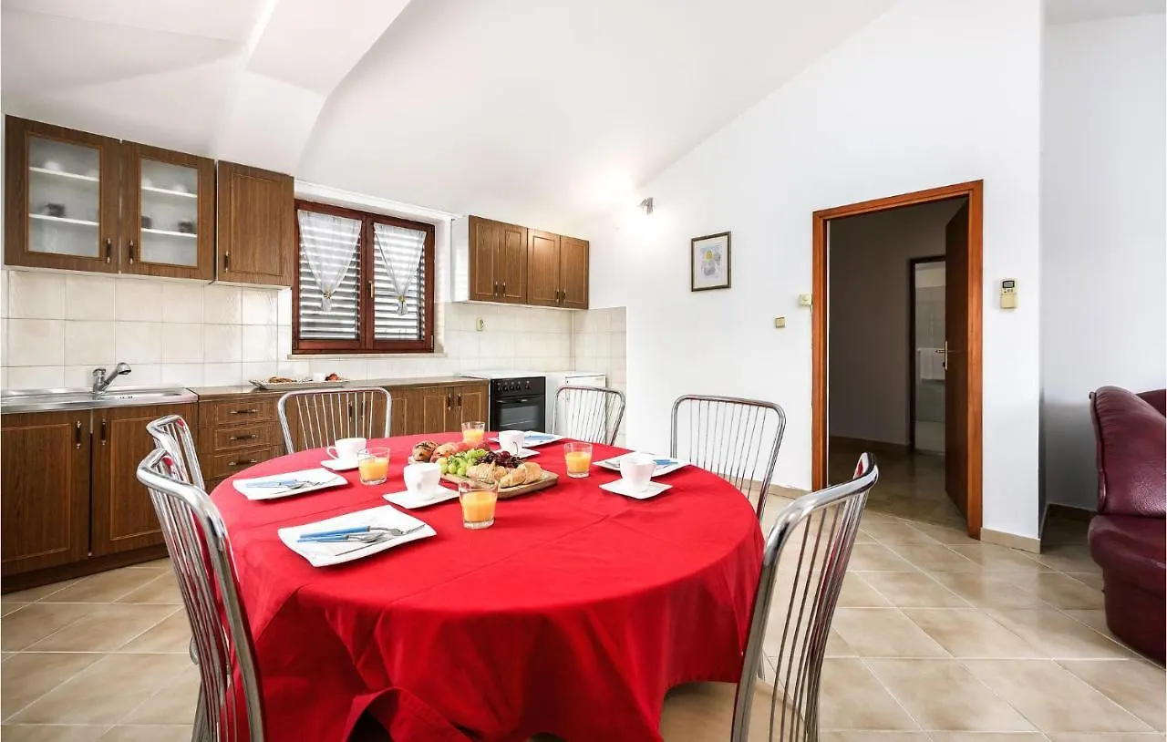 Holiday home 3 Bedroom Cozy Home In Liznjan Croatia