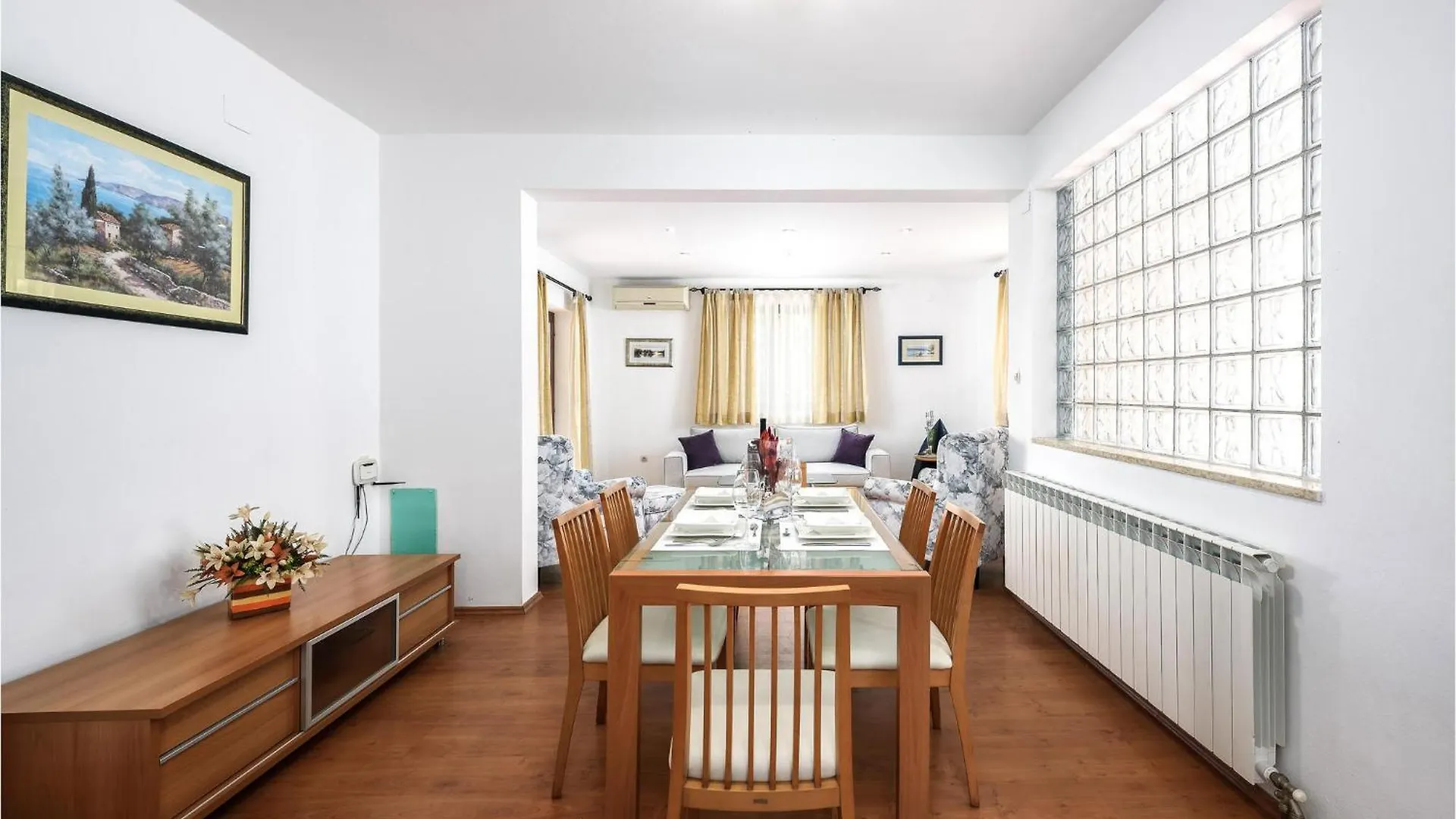 3 Bedroom Cozy Home In Liznjan Holiday home