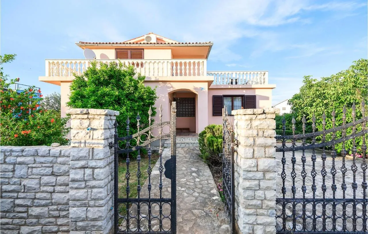 Casa vacanze 3 Bedroom Cozy Home In Ližnjan